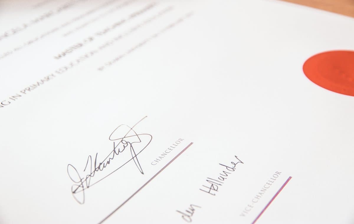 Signed certificate with a seal