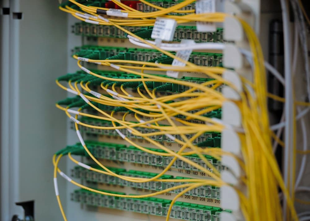 Neatly connected network cables in a data centre